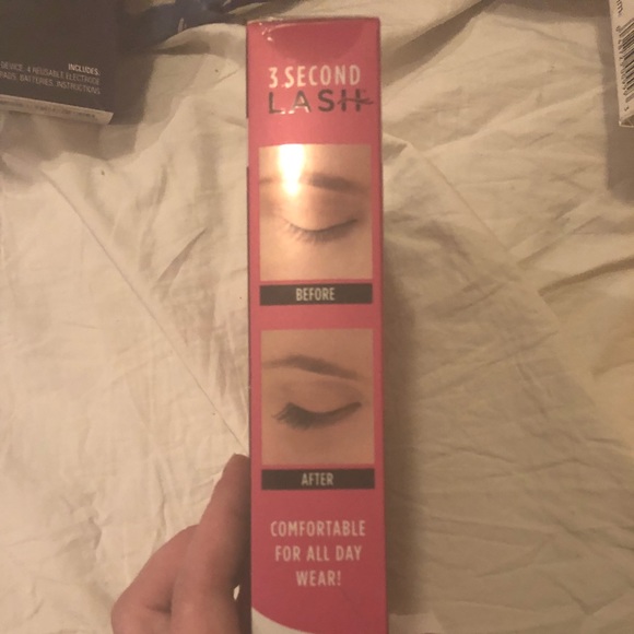 Three second lash magnetic lashes! So easy! 👀 - Picture 2 of 4